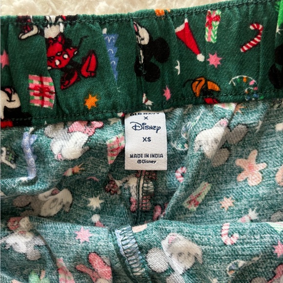 old navy X disney christmas pj shorts - Picture 3 of 4
